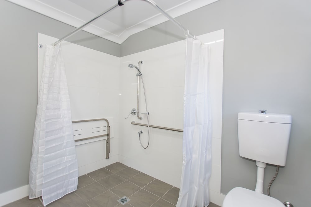 SHOAL BAY HOLIDAY PARK 69/70