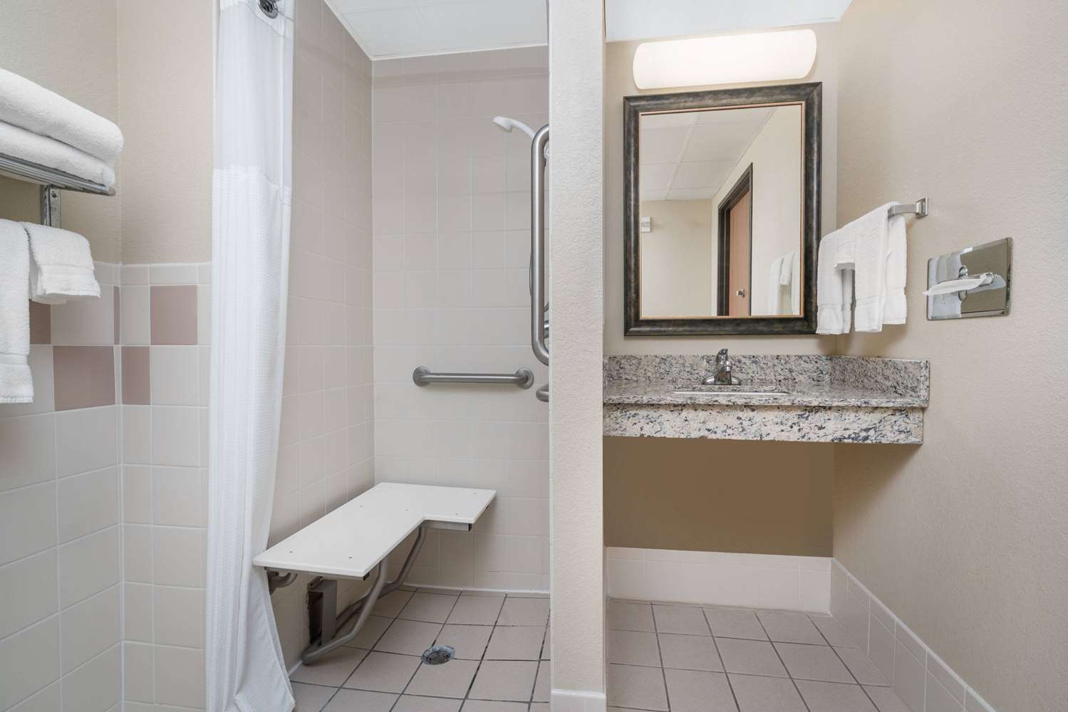 AmericInn by Wyndham Fort Dodge 31/32