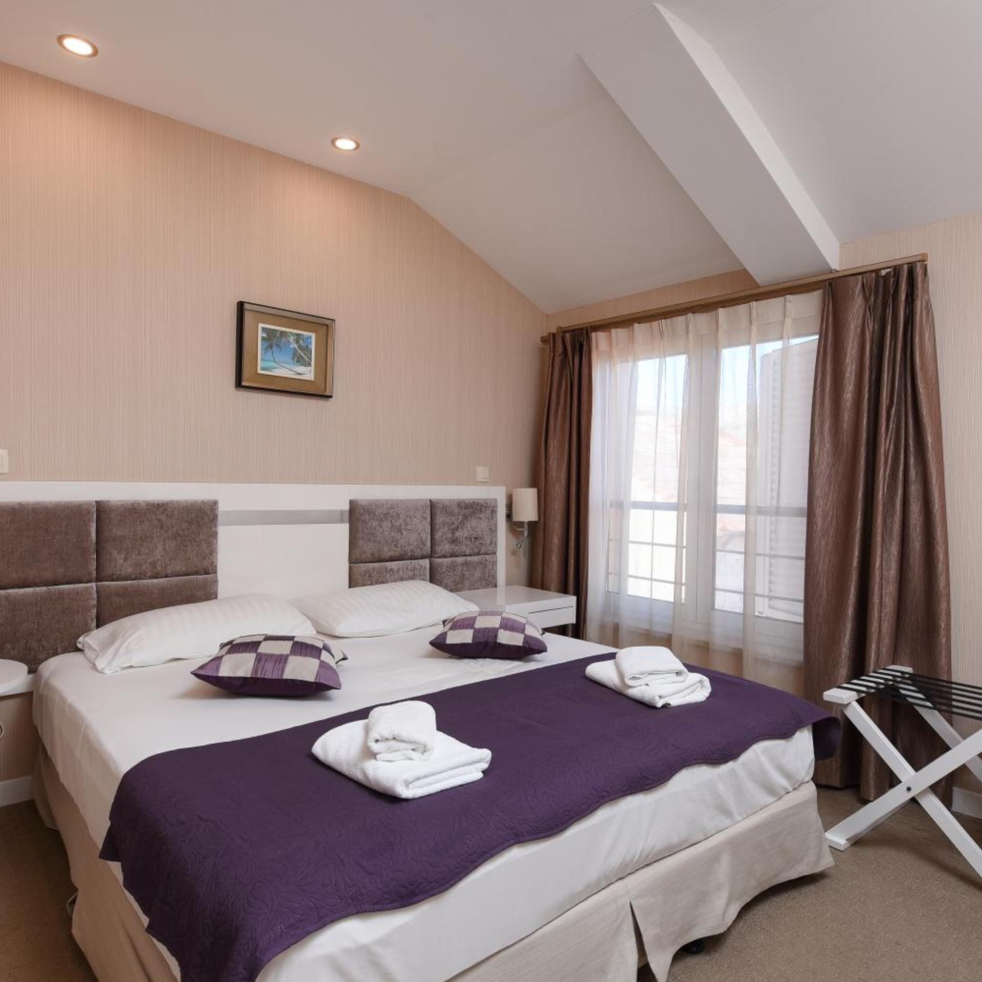 غرفة بسرير مزدوج بإطلالة على البحر، Hotel Park Smokva 7/10