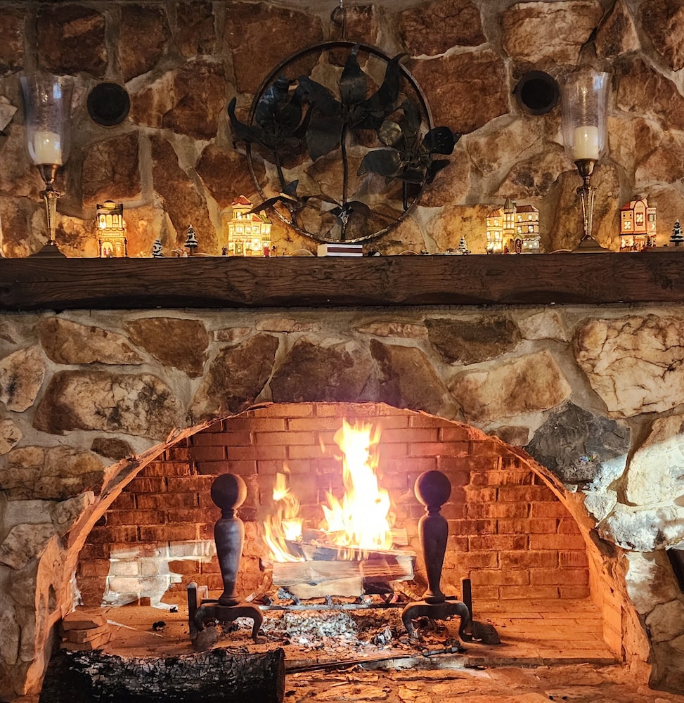 Lily Creek Lodge 27/68
