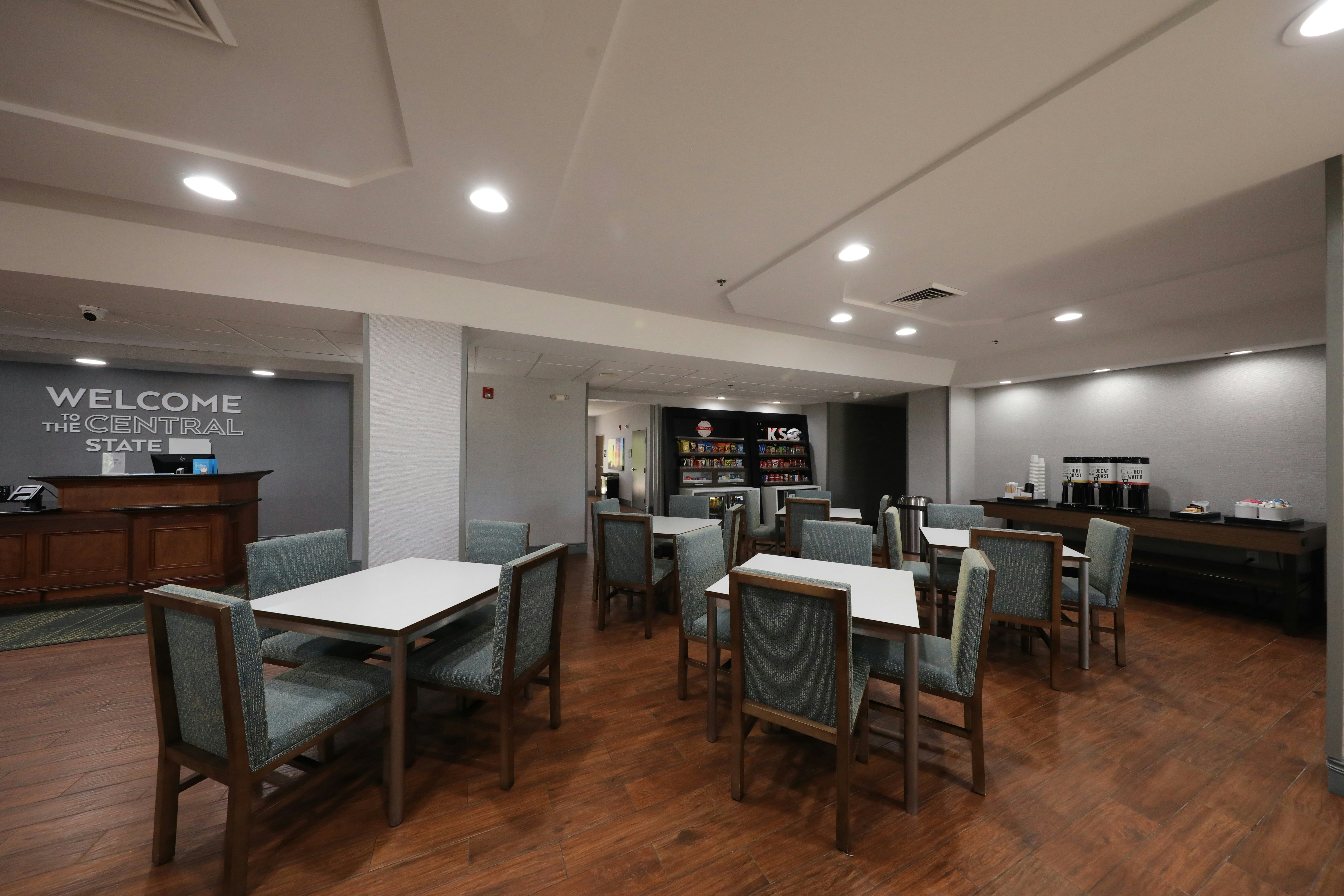 Hampton Inn Hutchinson 34/40