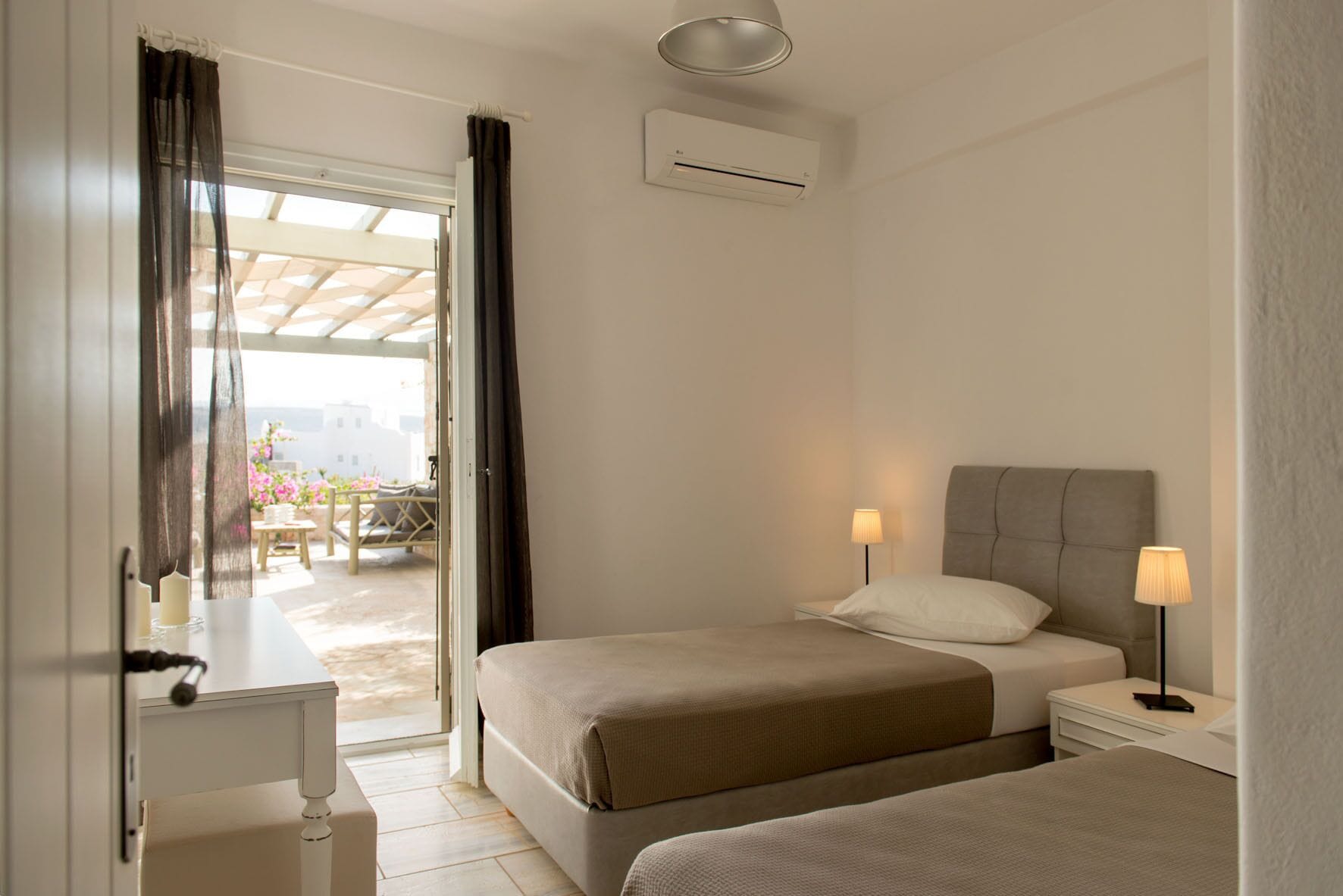 PREMIER, VILLA, POOL FRONT