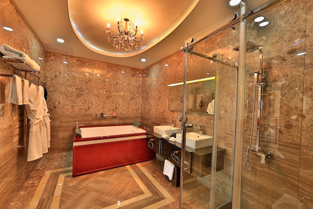 Damas International Hotel 28/48