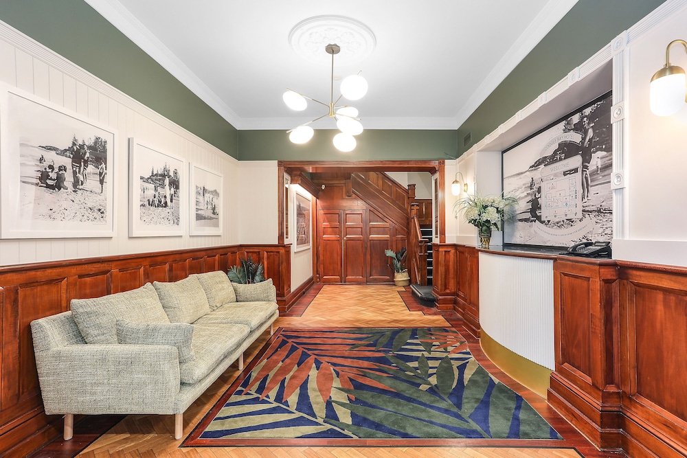 Coogee Bay Hotel Pub Style 27/50