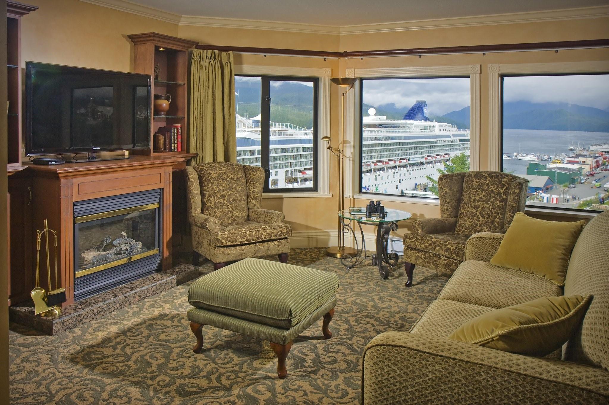 Crest Hotel 21/25