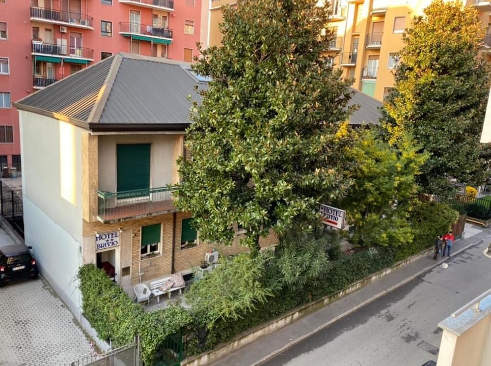 Hotel Brivio 33/39