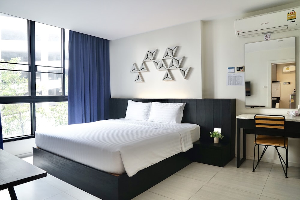 130 Hotel & Residence Bangkok 25/83