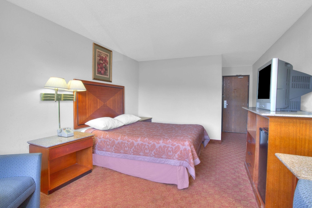 Super 8 by Wyndham Charlottesville 26/51