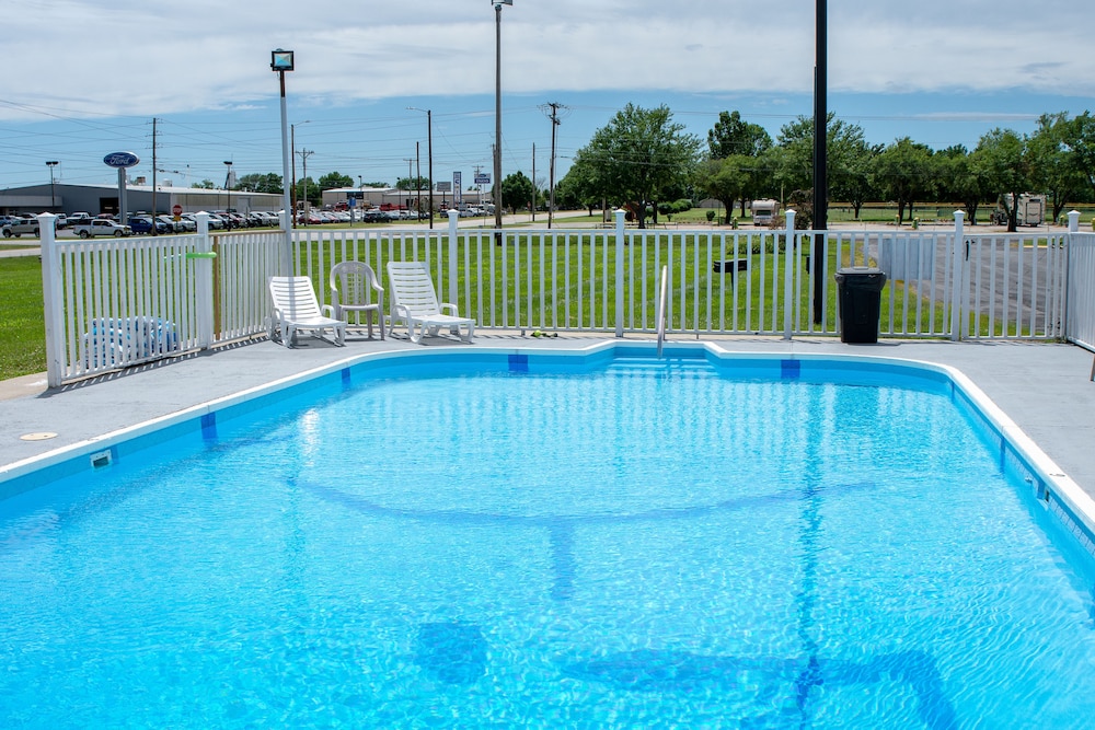 Americas Best Value inn Chanute 21/29