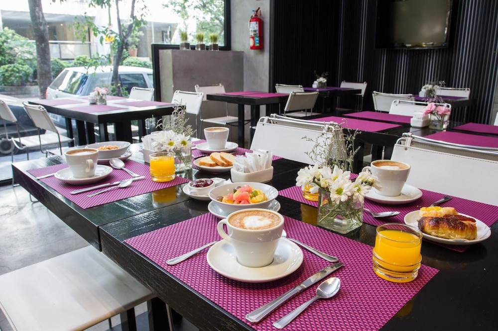 Epico Recoleta Hotel 38/47