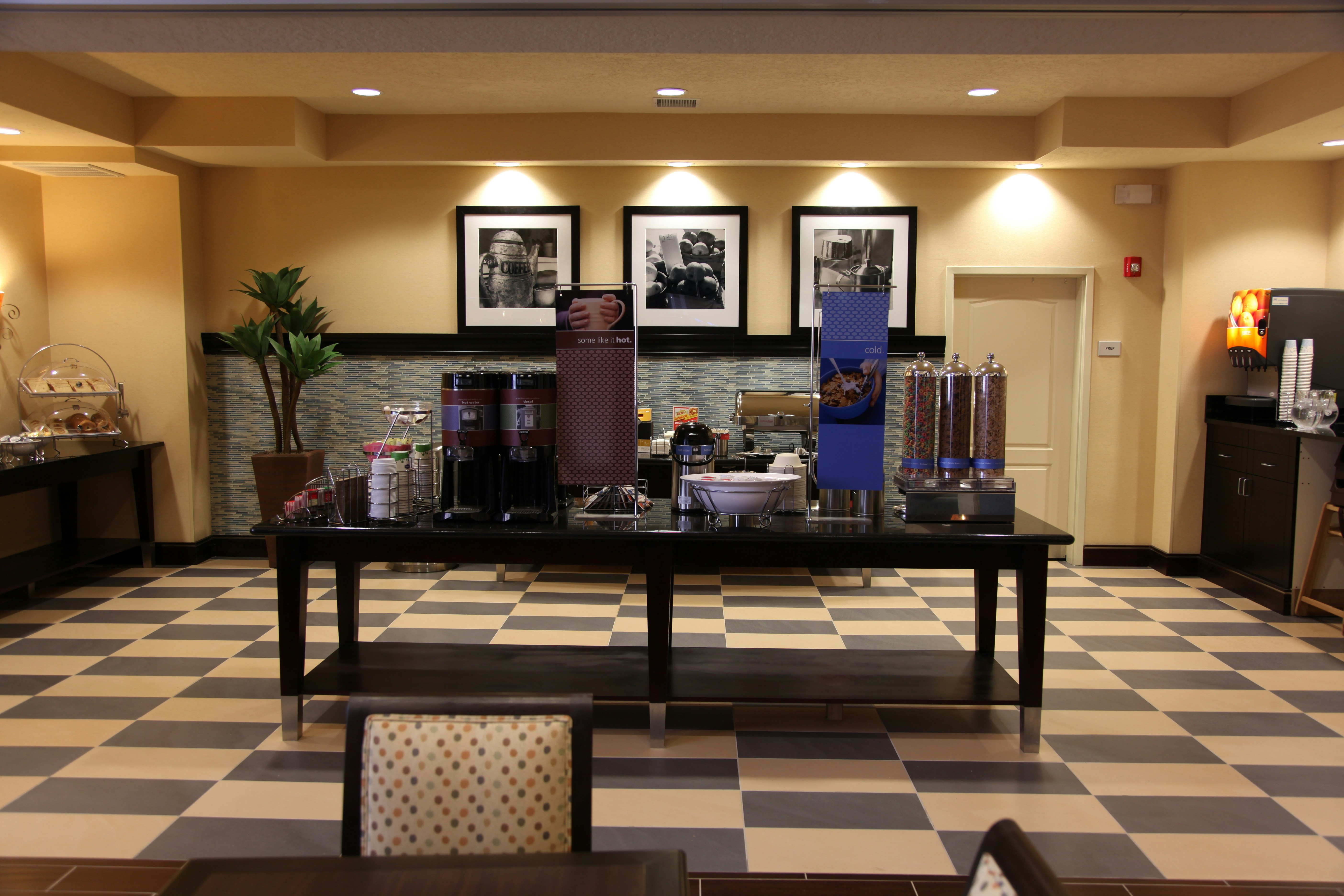Lobby at HAMPTON INN AND SUITES CARLSBAD NM, CARLSBAD - NM