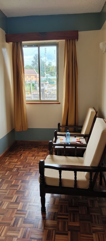 The Kenya Comfort Hotel Suites 40/78