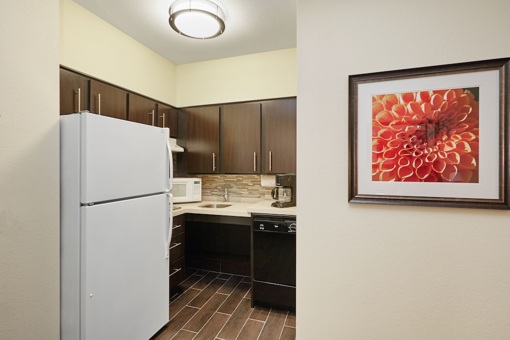 Staybridge Suites Chicago Glenview 21/58