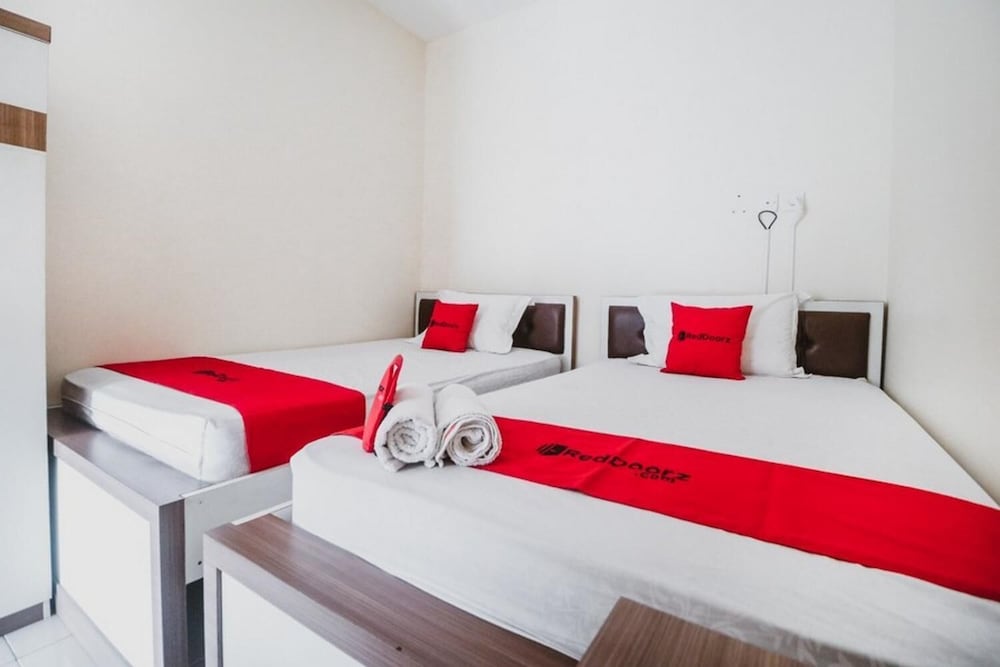 Reddoorz Plus Near Semanggi 10/30