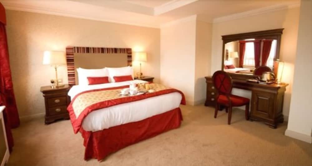 Bracken Court Hotel 21/60