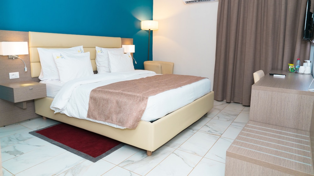 Merina Hotel 7/44