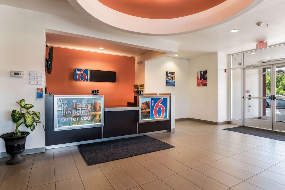 Lobby at Motel6 Wilkes Barre, PA - Arena, WILKES - BARRE - PA