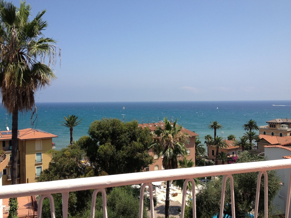 NETTUNO HOTEL 21/24