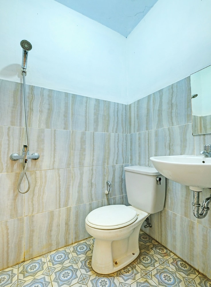 Hotel O Semarang near Bandara Ahmad Yani formerly Rumah Ceria 40/40