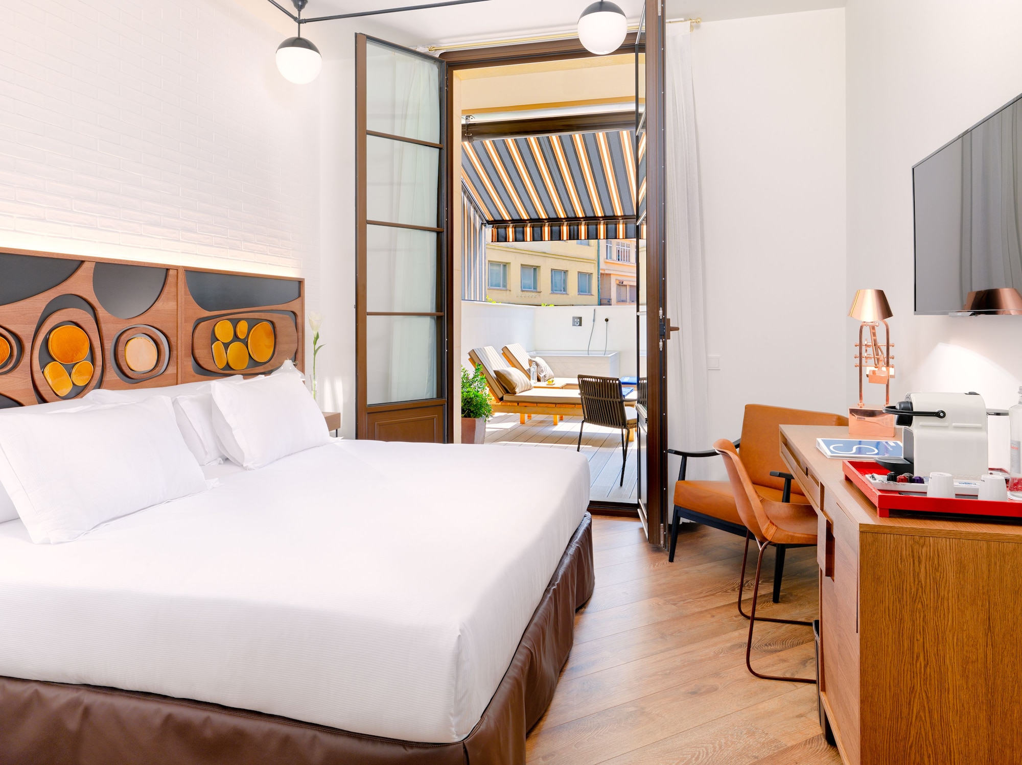 DELUXE, DOUBLE BED, JETTED TUB, TERRACE