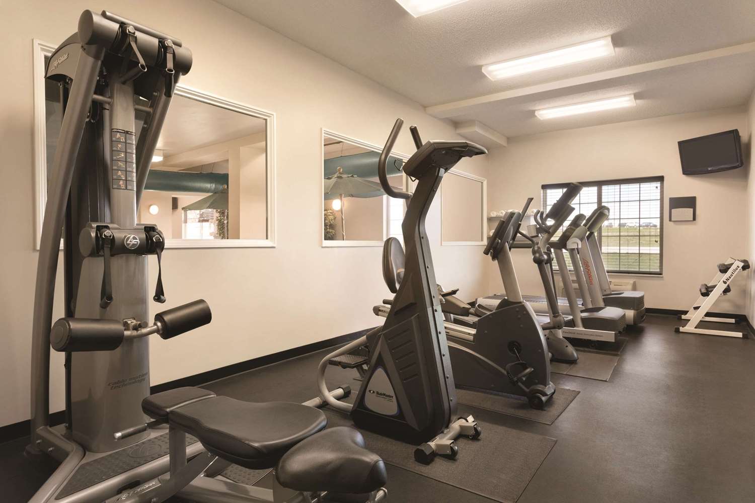 Country Inn Suites By Radisson Indianapolis Airport South In 9/24