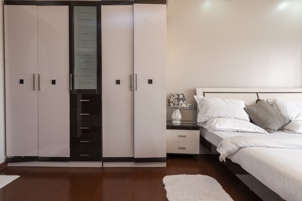 Eldon Suites Apartments 11/34