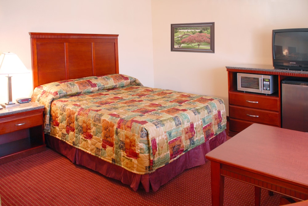 Relax Inn and Suites 13/30