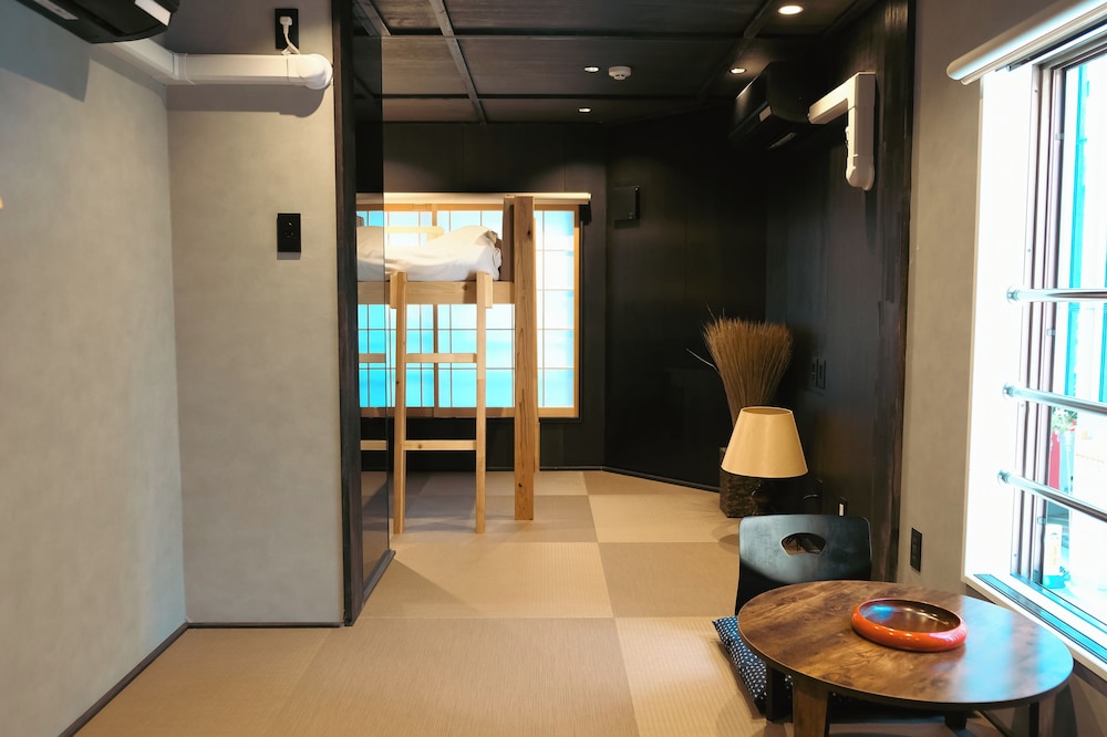 BANRAI HOTEL 50/50