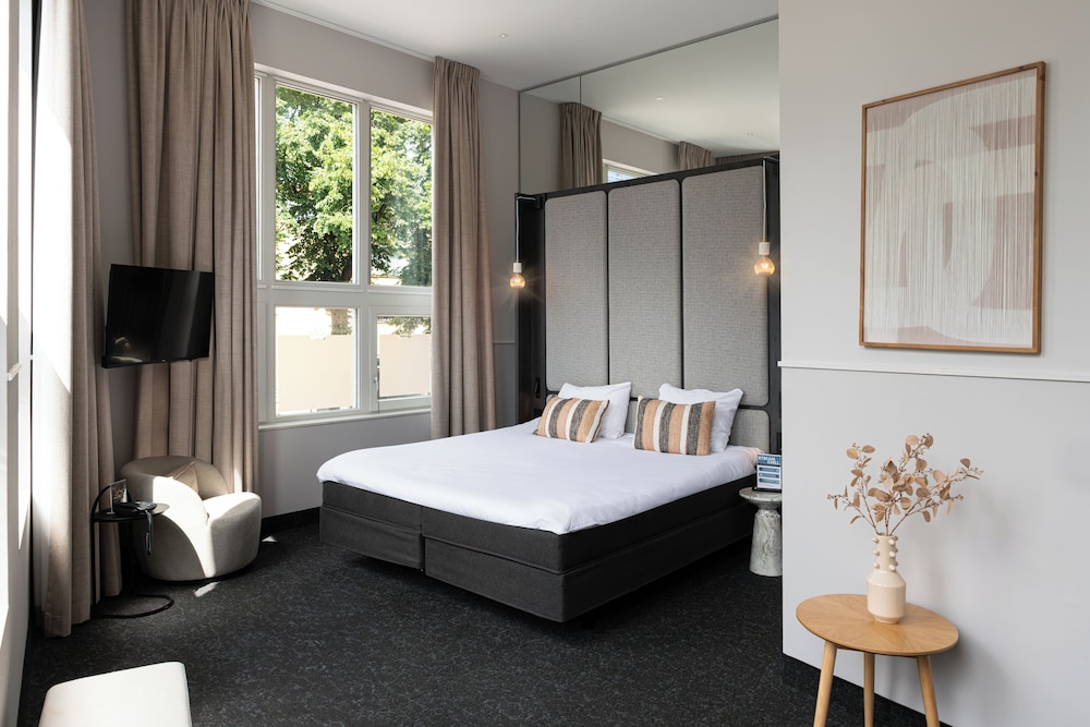 Luxury, Studio, Suite, King Bed