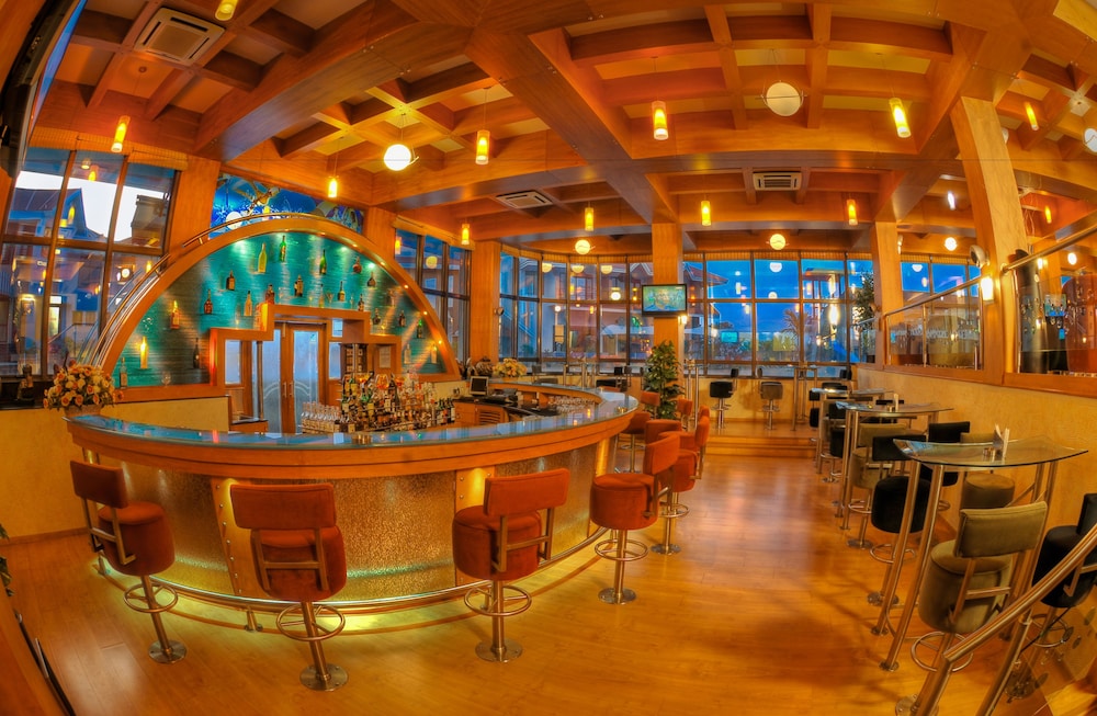 Clarks Exotica Convention Resort Spa 64/70
