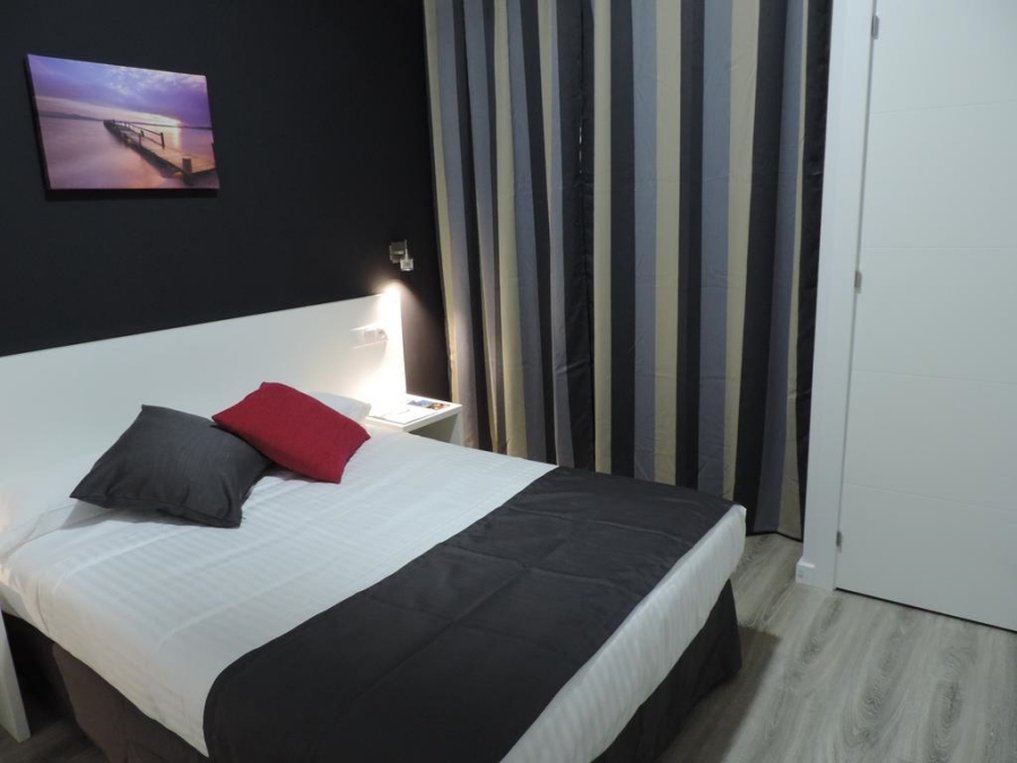 Junquera Hotel 11/40