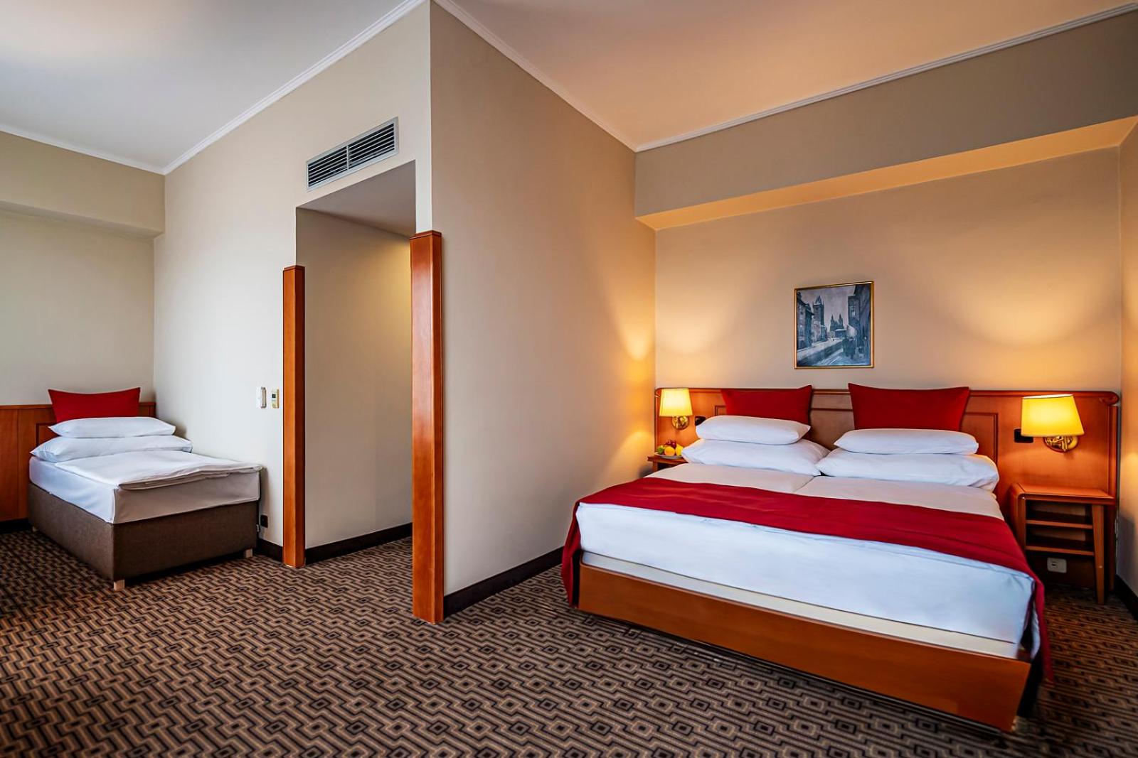 Room, Triple, Single Bed