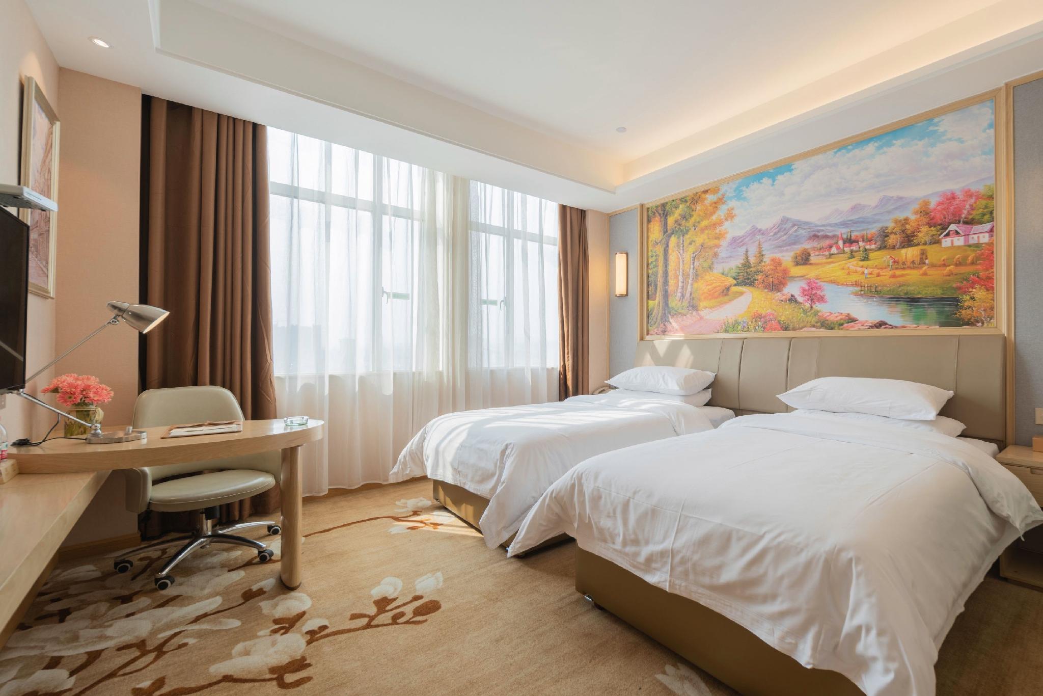 Vienna Hotel (Qujing Railway Station) 28/46