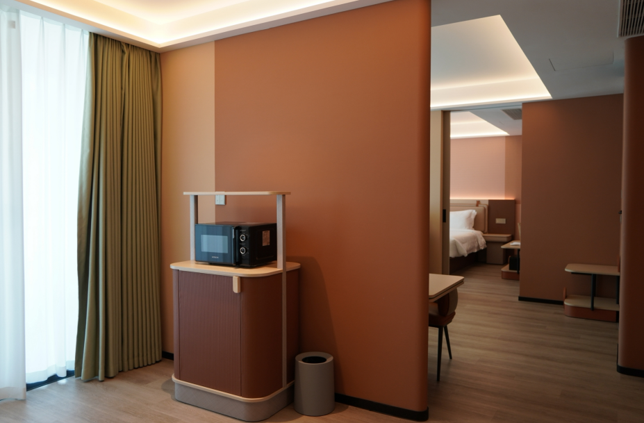 Leston Hotel 38/44