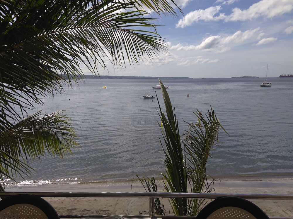 Mango's Beachfront Resort 62/69
