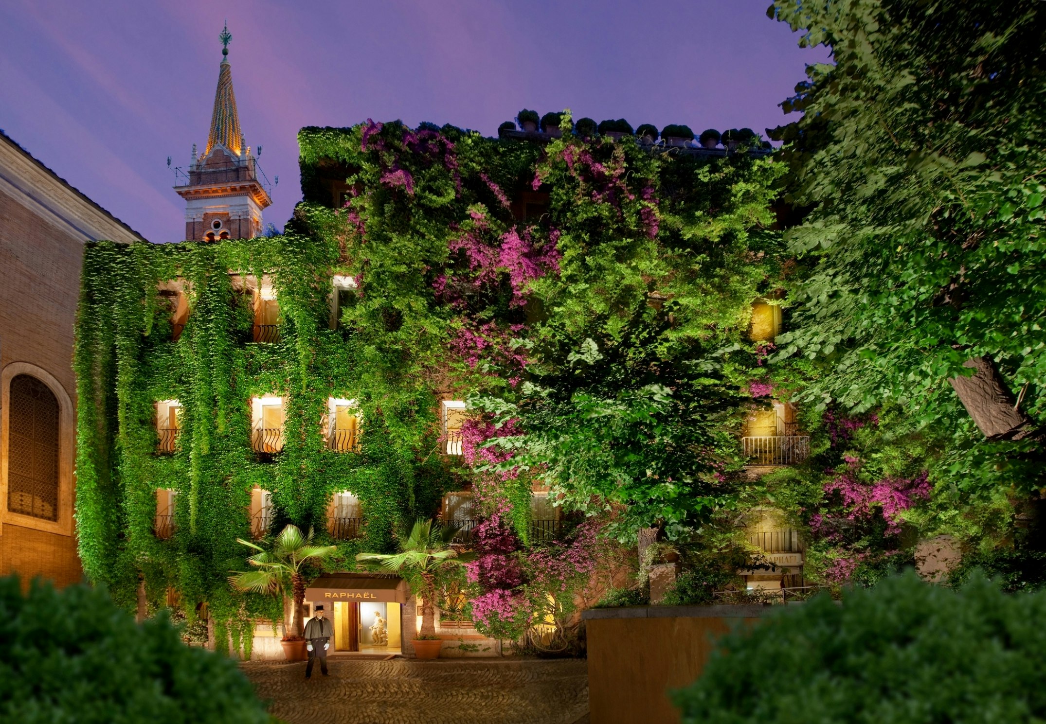 Bio Hotel Raphael - Relais Chateaux 38/39