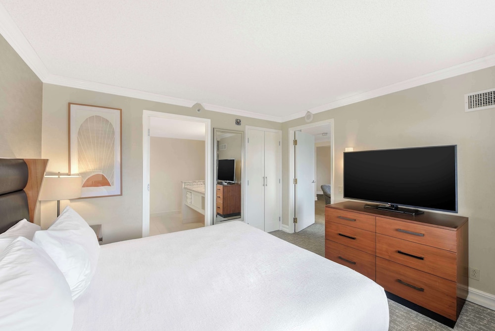 جناح عائلي بسرير كينج وسرير مزدوج مع أريكة لذوي الإعاقة، Embassy Suites by Hilton Anaheim Orange 6/10