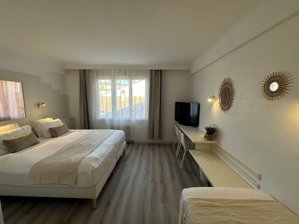 Hotel Chiffre 30/69