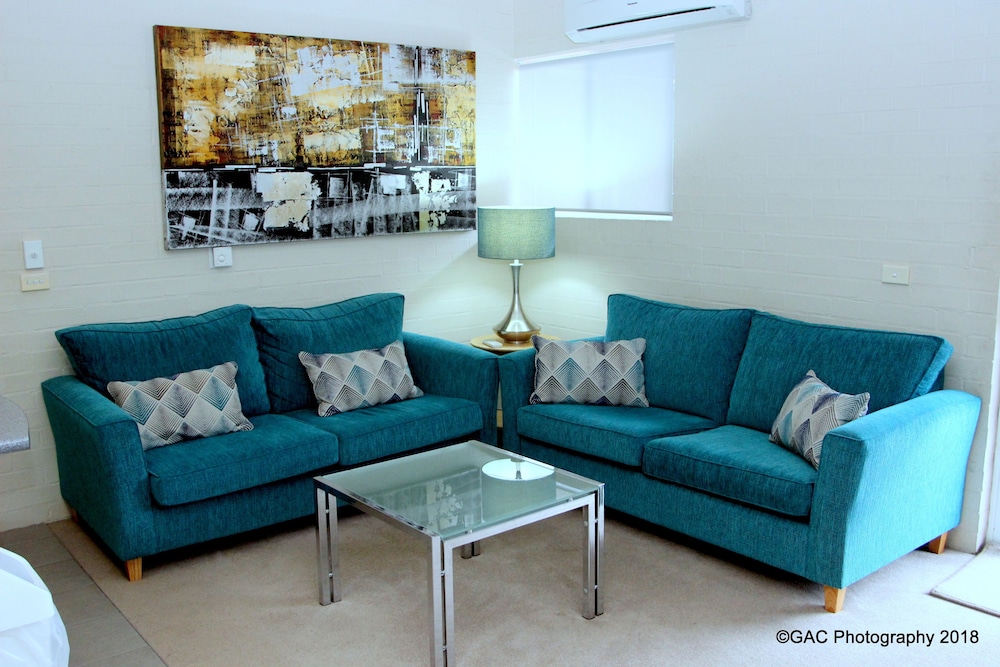 Mollymook Cove Apartments 10/26