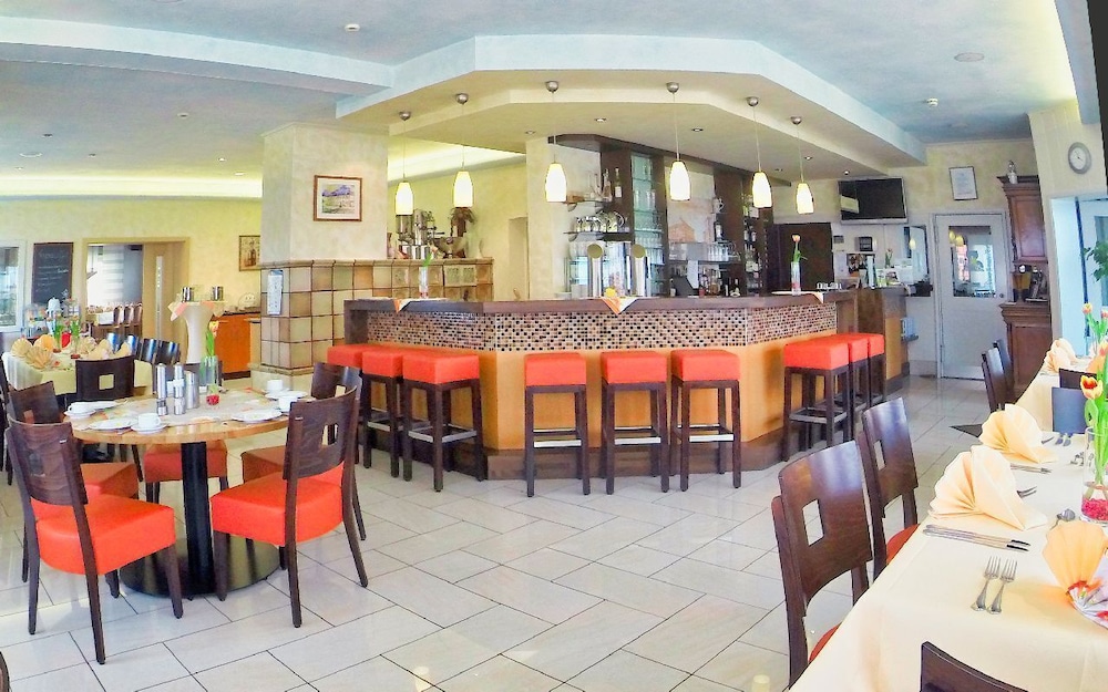 HOTEL MAURER 27/50