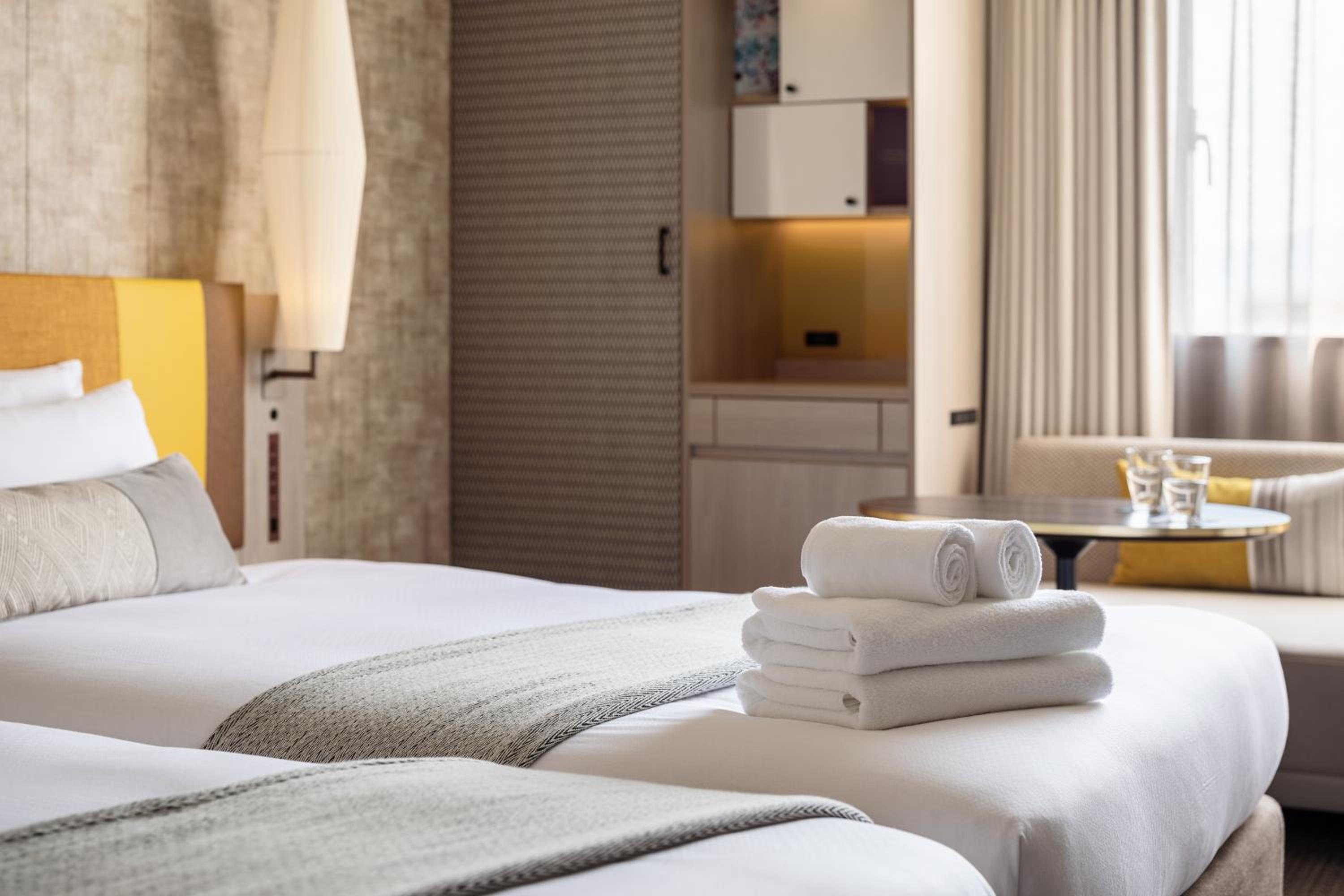 Moderate, Twin Beds