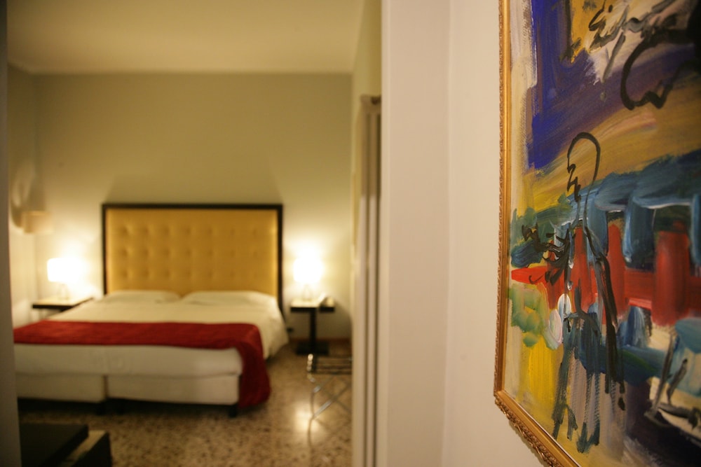 Hotel Piazza Marconi 4/35