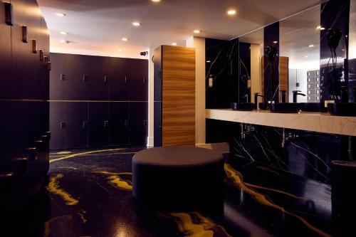 Capsule Hotel Montreal 7/28