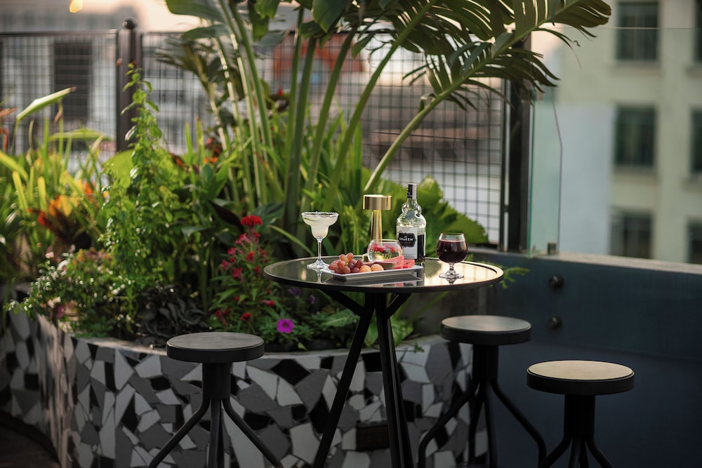 Grand Cititel Hanoi Hotel 68/71