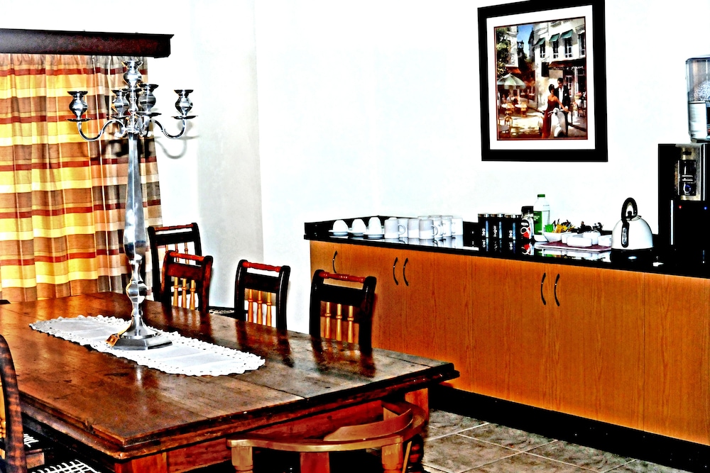 All Seasons Boutique Hotel 12/100