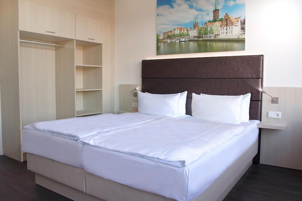 Viva Hotel Lubeck 20/45