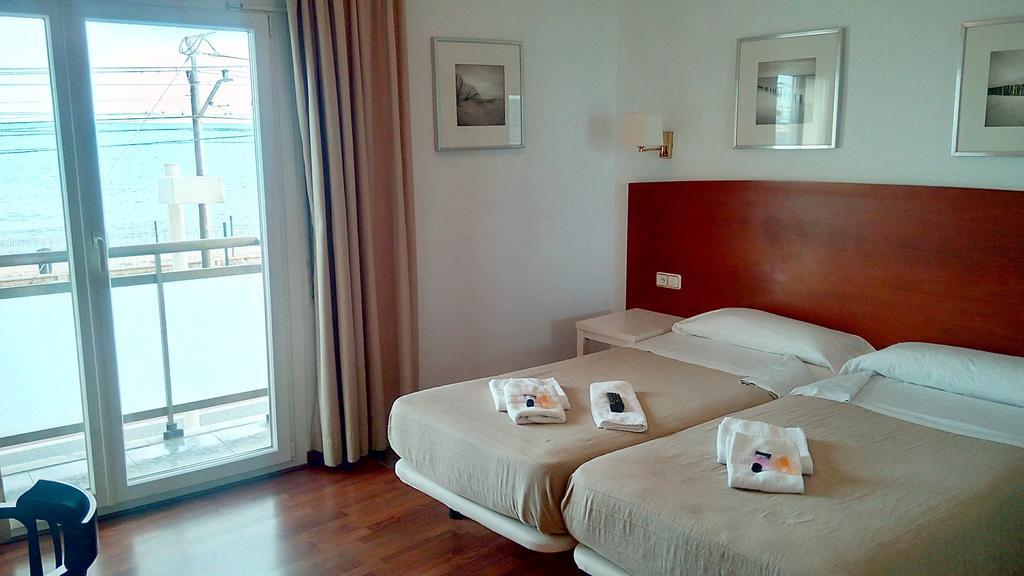HOTEL VILA DE PREMIA 2/24