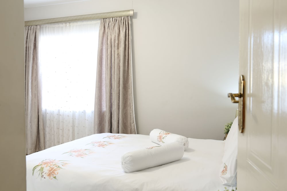 Tillas Guesthouse 10/35