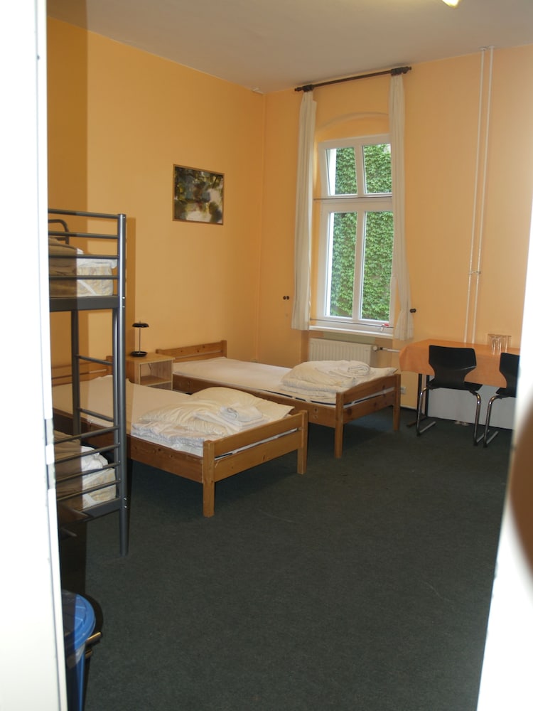 HappyGoLucky Hotel + Hostel 28/52