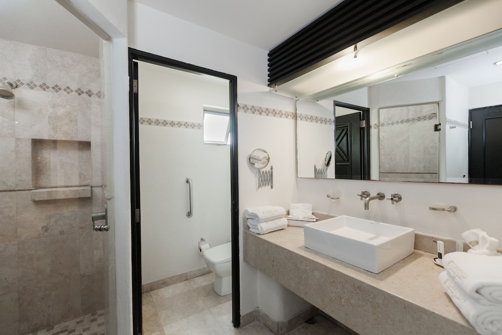 Torrenza Boutique Resort 46/48
